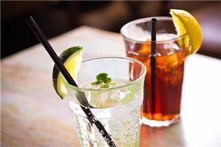 夏季出汗多，腎不好的人應遠離這4種飲水方式，尤其警惕酒精飲料